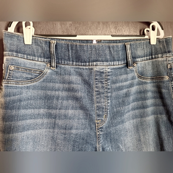 SPANX Pull-on High Waist Wide Leg Denim Jeans 💙❤️ - Picture 4 of 15